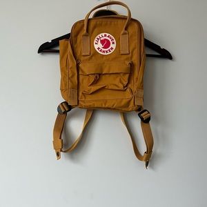 Fjallraven mini-backpack, Acorn color